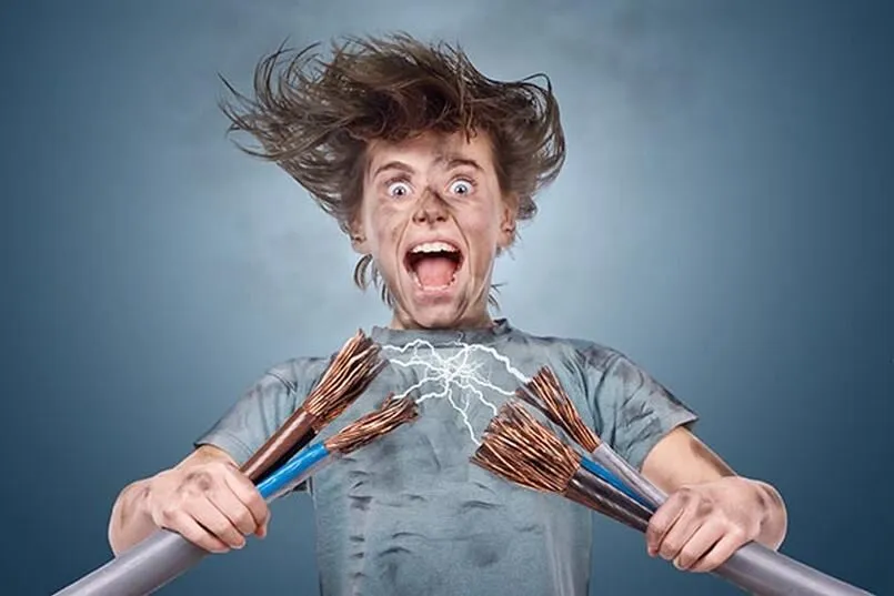 Chiêm bao thấy điện giật nhưng không vấn đề gì có điềm báo tốt