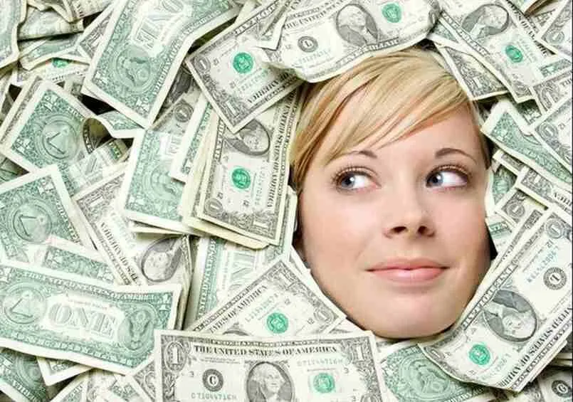 Giấc mơ liên quan đến tiền bạc có thể là may mắn hoặc xui xẻo tùy thuộc nội dung